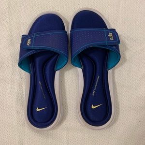 Nike slides